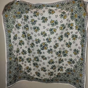 Valdrome scarf